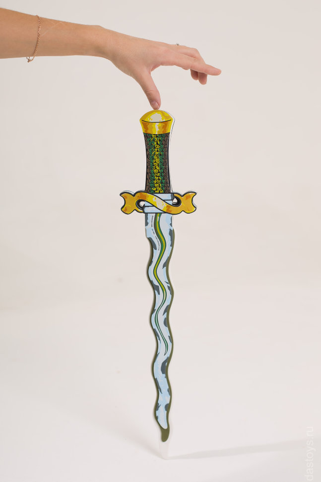 магический меч с изогнутым лезом