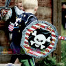 Детский набор пирата 5 предметов (шляпа, жилетка, сабля, щит, повязка на глаз)