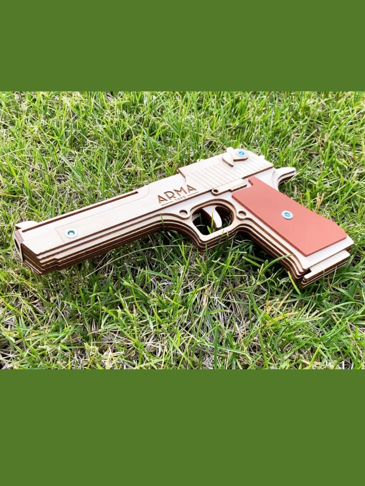Пистолет-резинкострел "Дезерт Игл" (Desert Eagle), стреляющий резинками деревянный макет
